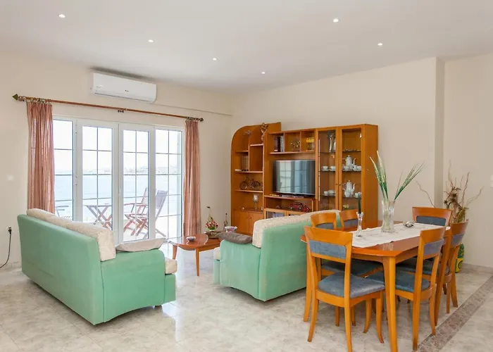 Aura Estate * Chania (Crete)